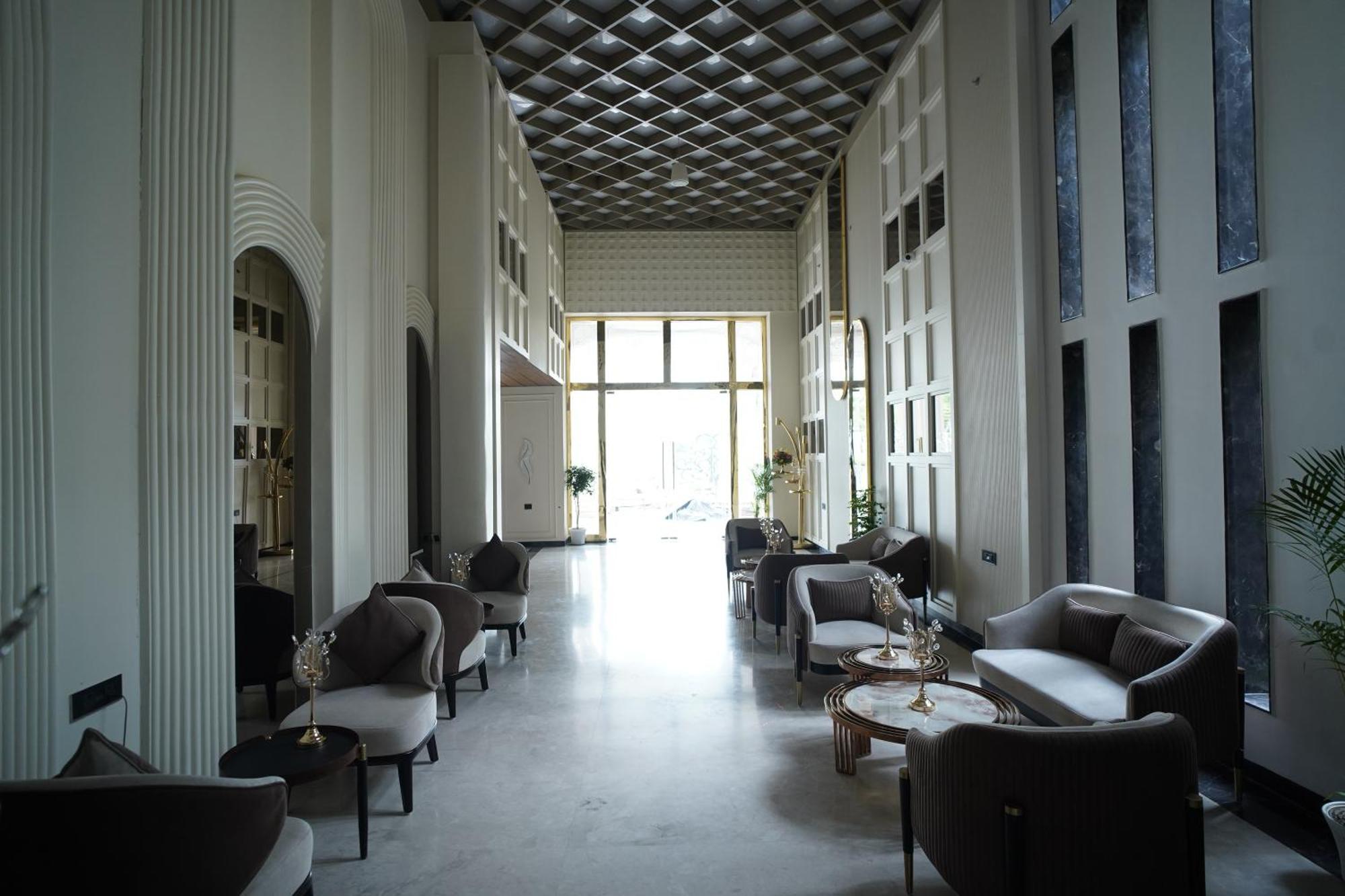 Ornate Lucknow Hotel ภายนอก รูปภาพ